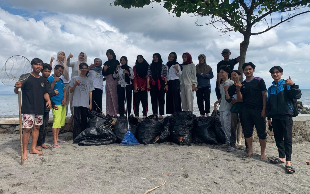 Mahasiswa KPI Laksanakan Kegiatan Bakti Sosial Clean Up